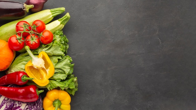 Légumes à plat avec espace de copie