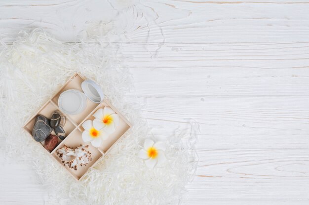 Éléments naturels pour spa avec des fleurs