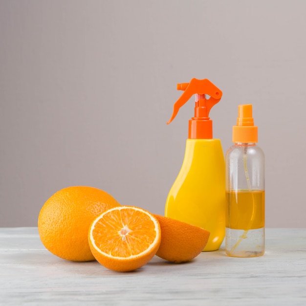 Éléments naturels pour spa avec des oranges