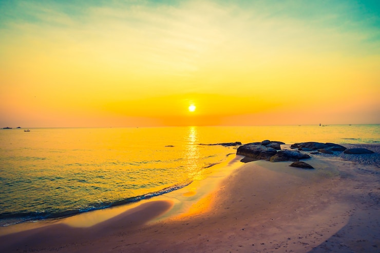 Photo gratuit le lever du soleil sur la plage