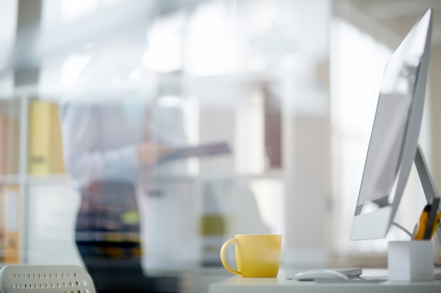 Photo gratuite lieu de travail dans le bureau