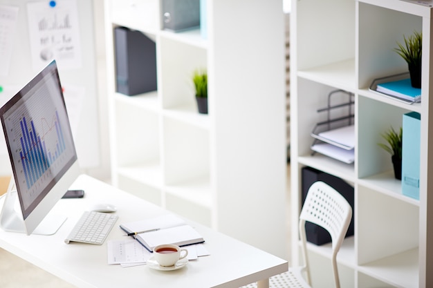 Lieu de travail dans le bureau