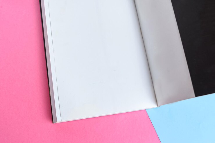 Photo gratuit livre papier physique sur le fond en gros plan
