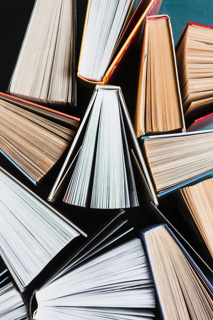 Photo gratuit livres avec pages retournées