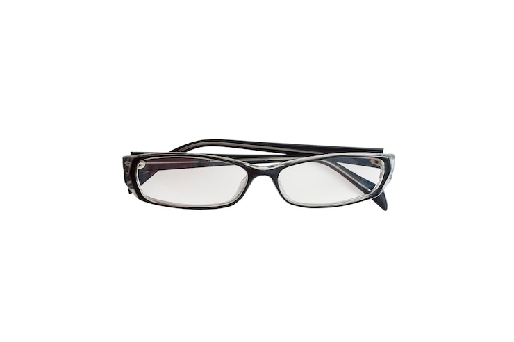 Photo gratuit lunettes noires isolées sur blanc.