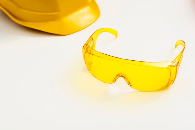 Lunettes de protection et casque