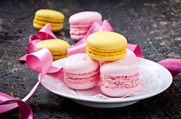 Macarons colorés français