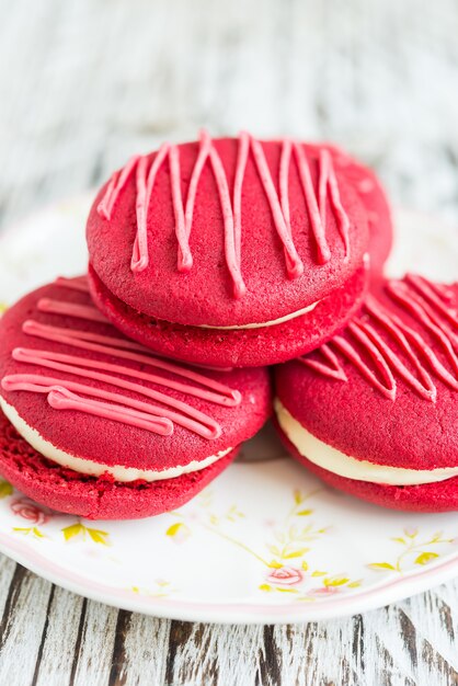 Macarron à velours rouge