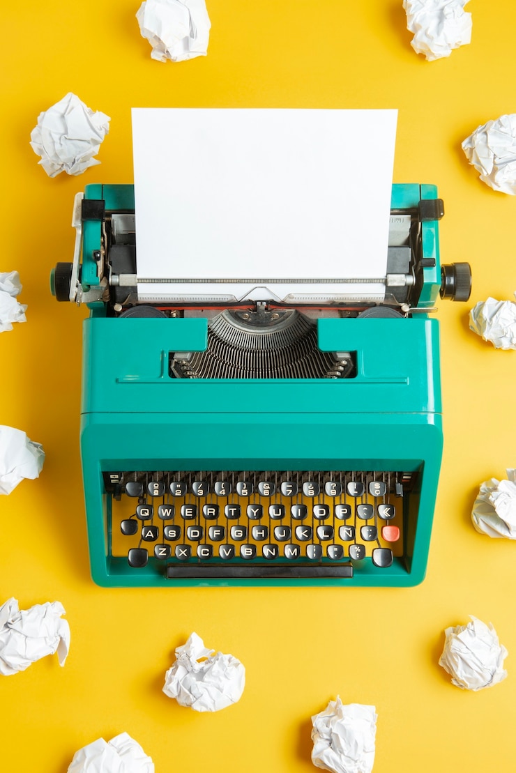 Photo gratuit une machine à écrire rétro aux couleurs vives avec un clavier et des boutons