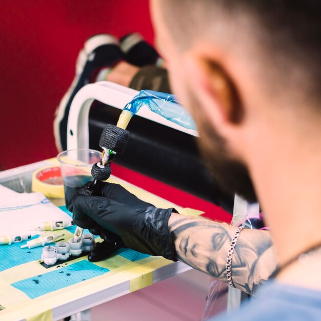 Machine de remplissage de maître de tatouage avec de l&#39;encre