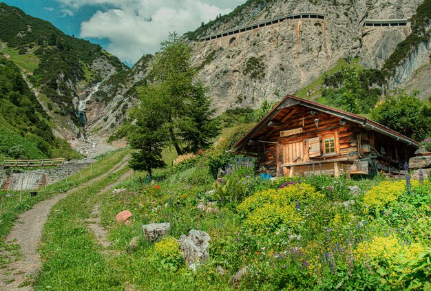 Un magnifique chalet de rêve dans les montagnes