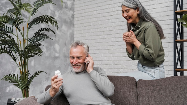 Mâle adulte en attente de début de la session de récupération