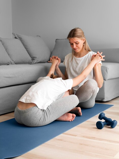 Maman, girl, exercice, maison