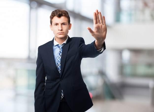 Photo gratuite man arrêt disant