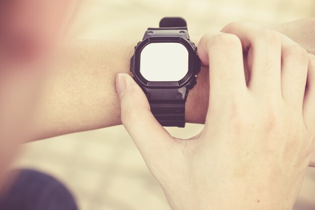 Man smartwatch recherche