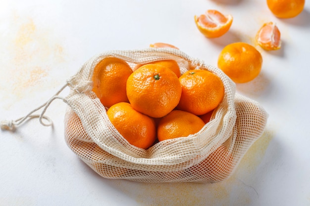 Mandarines clémentines fraîches et juteuses.