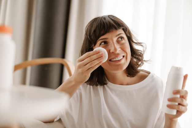 Maquette de produits cosmétiques pour femmes pour le maquillage