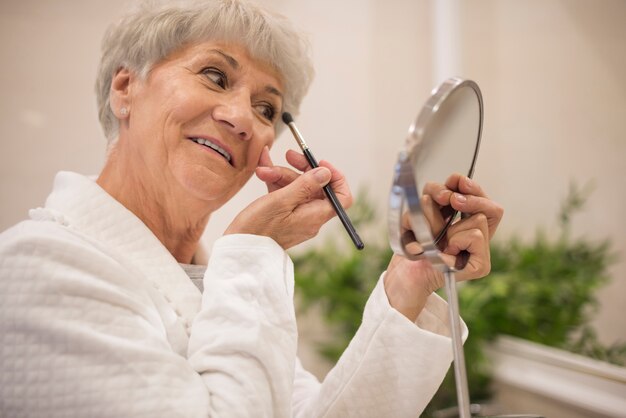 Le maquillage est le meilleur ami de la femme