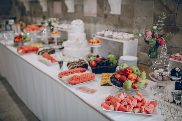 Photo gratuite mariage buffet