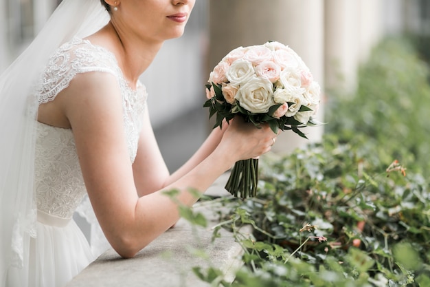 Photo gratuite mariée en attente