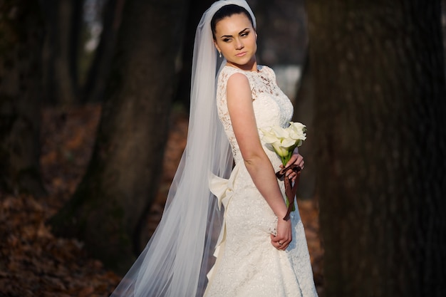 Mariée avec le bouquet