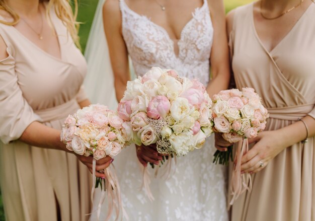 Mariée, tenue, bouquet mariage