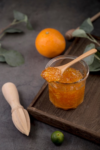 Photo gratuite marmelade maison biologique en verre