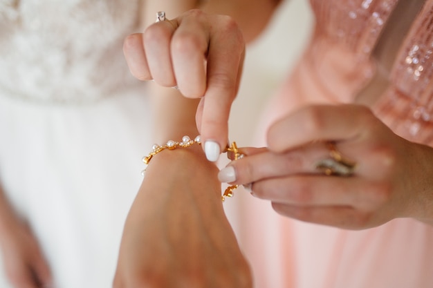 Le matin de la mariée. Mariage d&#39;art. Bonne mariée