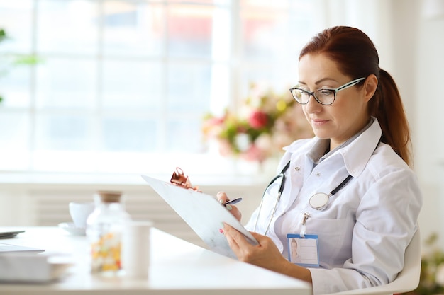 Médecin au travail