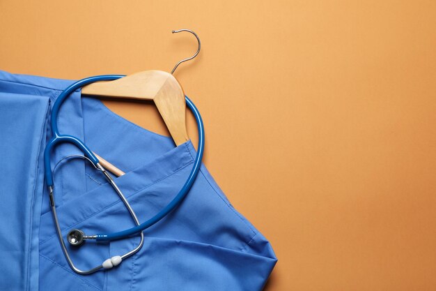 Médecine uniforme soins de santé Journée des travailleurs médicaux espace pour le texte