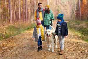 Photo gratuite le meilleur ami de l'homme est un chien