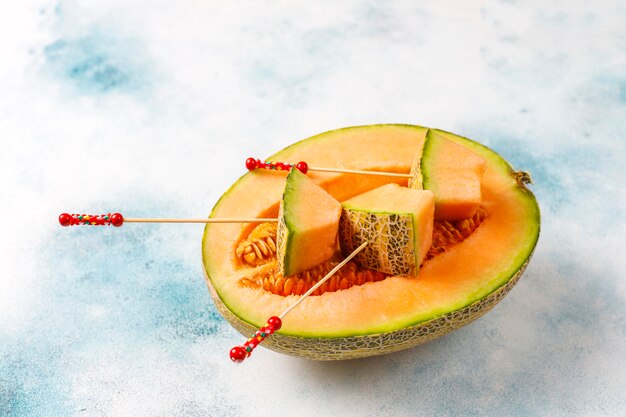 Photo gratuite melon cantaloup bio frais.