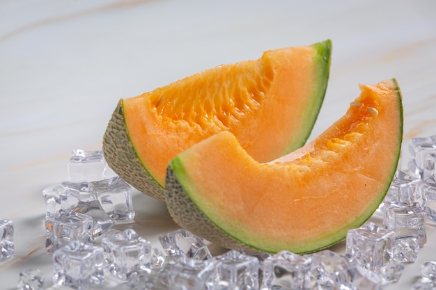 Photo gratuite melon japonais ou cantaloup, cantaloup, fruits de saison, concept de santé.