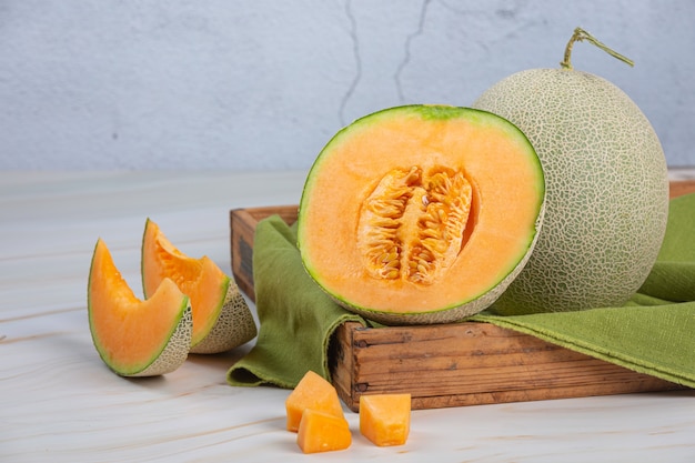 Photo gratuite melon japonais ou cantaloup, cantaloup, fruits de saison, concept de santé.