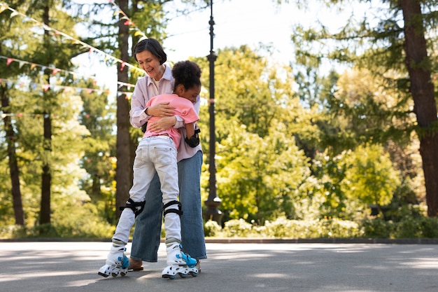 Mère adoptive passant du temps avec sa fille