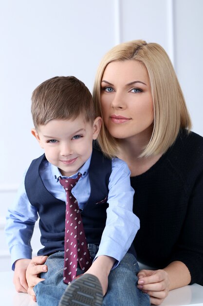 Mère avec adorable enfant