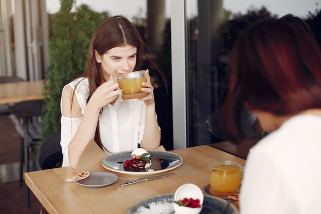 Mère, adulte, fille, séance, café