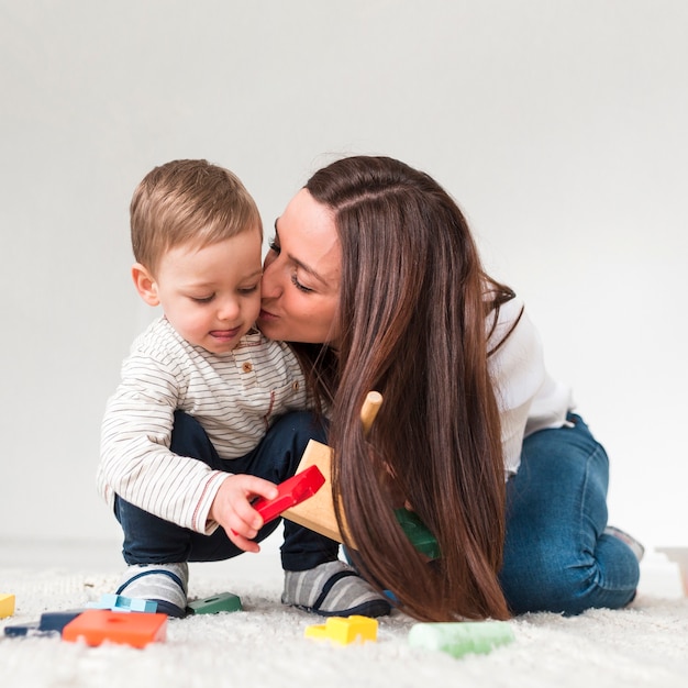 Mère, baisers, enfant, quoique, jouer