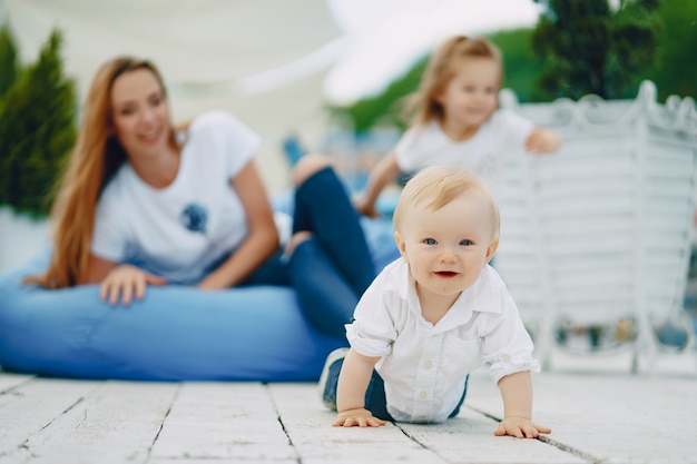 mère avec enfants