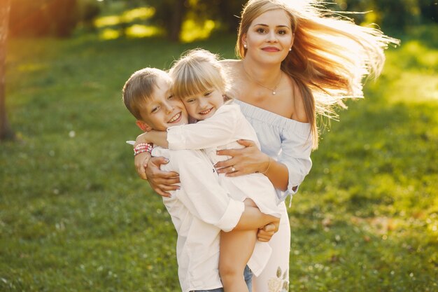 mère avec enfants