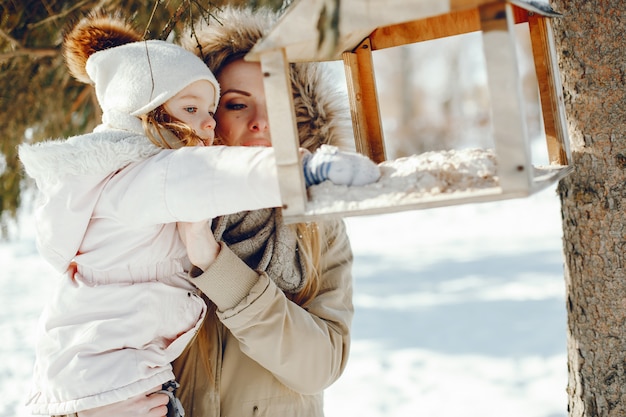 Photo gratuite mère avec fille