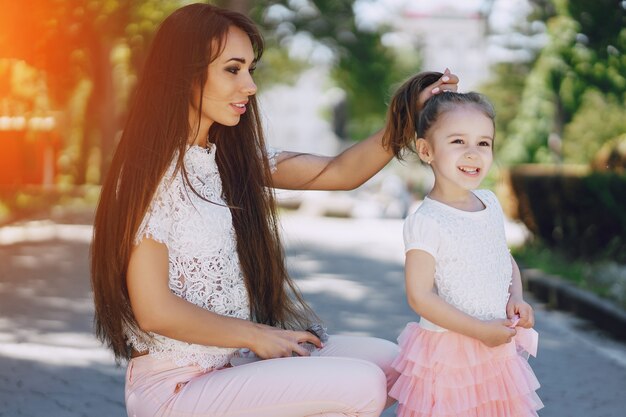 Photo gratuite mère avec fille