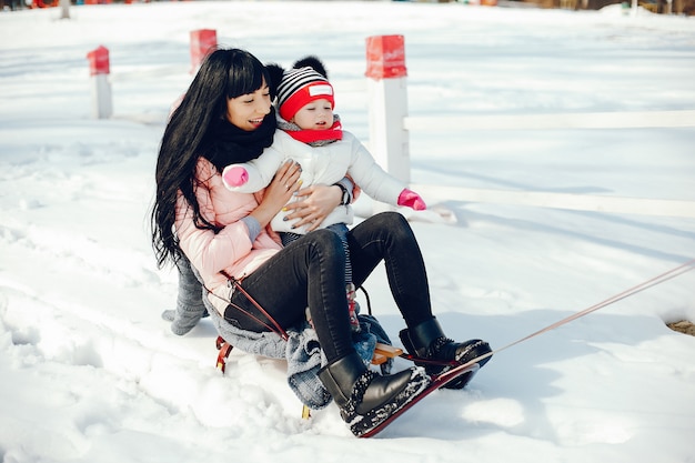 Mère avec petite fille