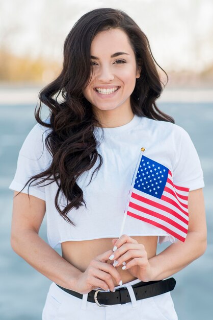 Mi coup, femme, tenue, usa, drapeau, et, sourire