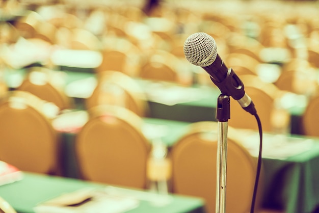 Microphone dans la salle de réunion