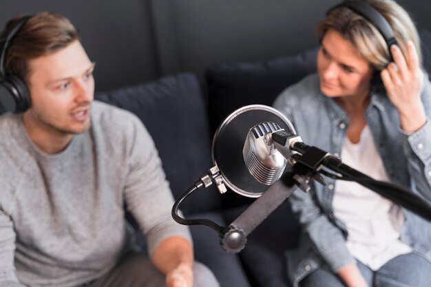 Microphone vue de dessus pour interview