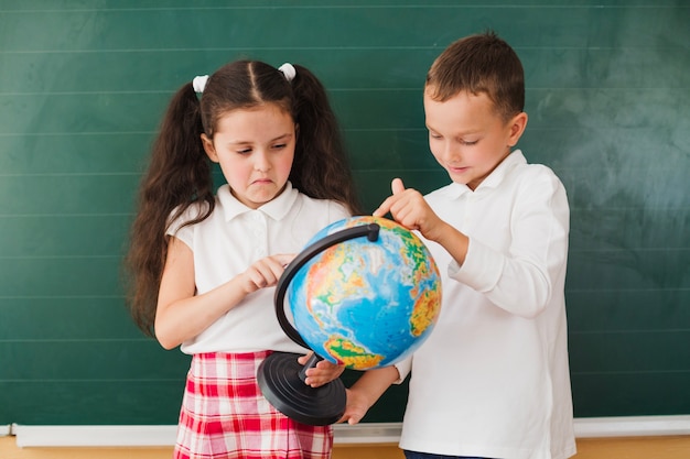 Mignon, enfants, tenue, Globe