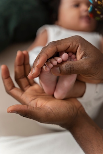 Photo gratuite mignon petit bébé dans sa première année de vie