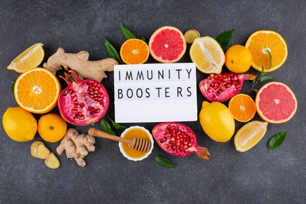 Mise à plat d'aliments stimulant l'immunité avec des agrumes et du gingembre