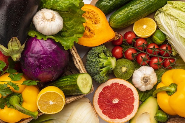 Mise à plat de l'assortiment de légumes frais